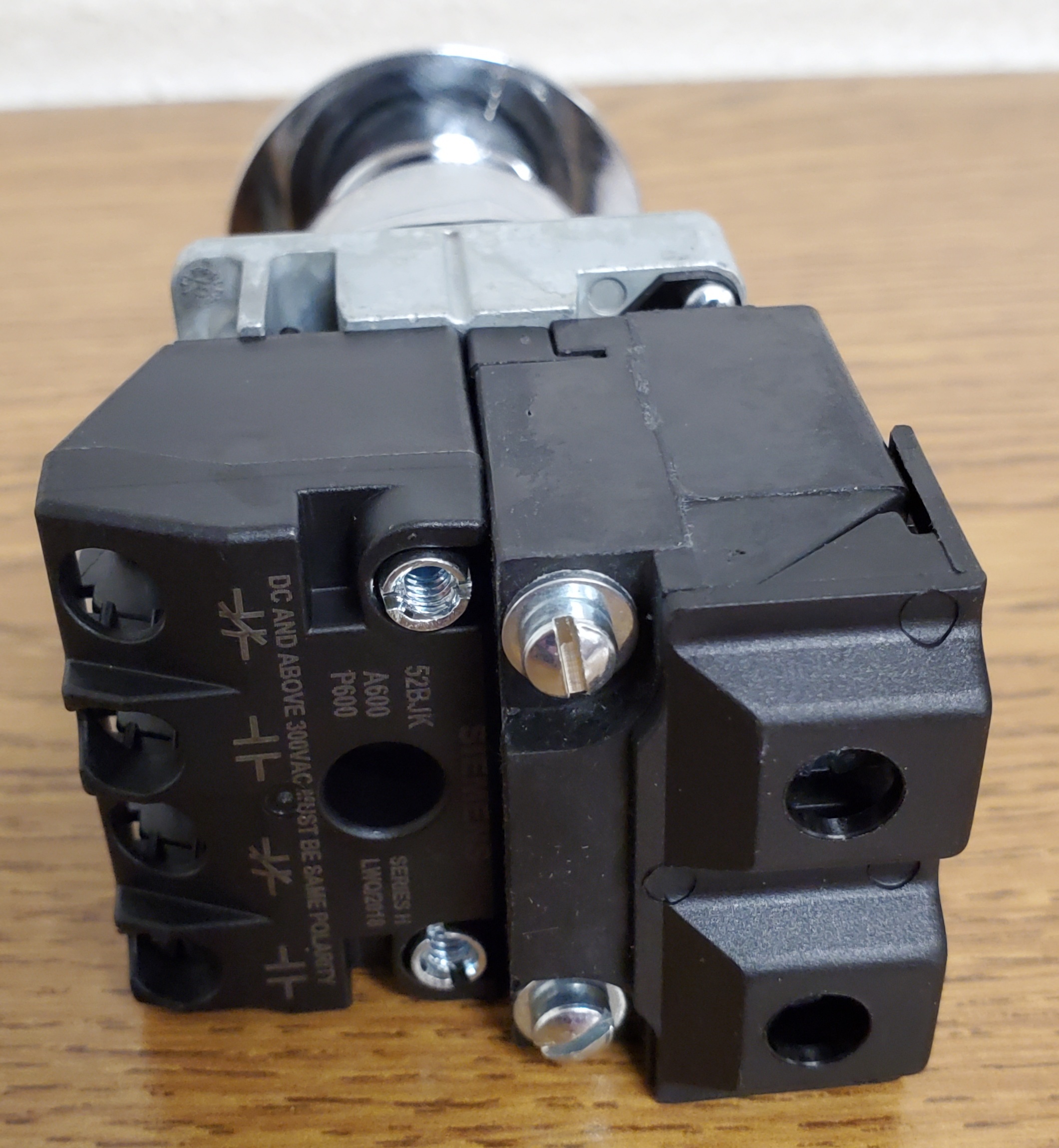 52PP2G2A – SIEMENS Push-Pull Button | Mag-Trol Distributors, Inc.