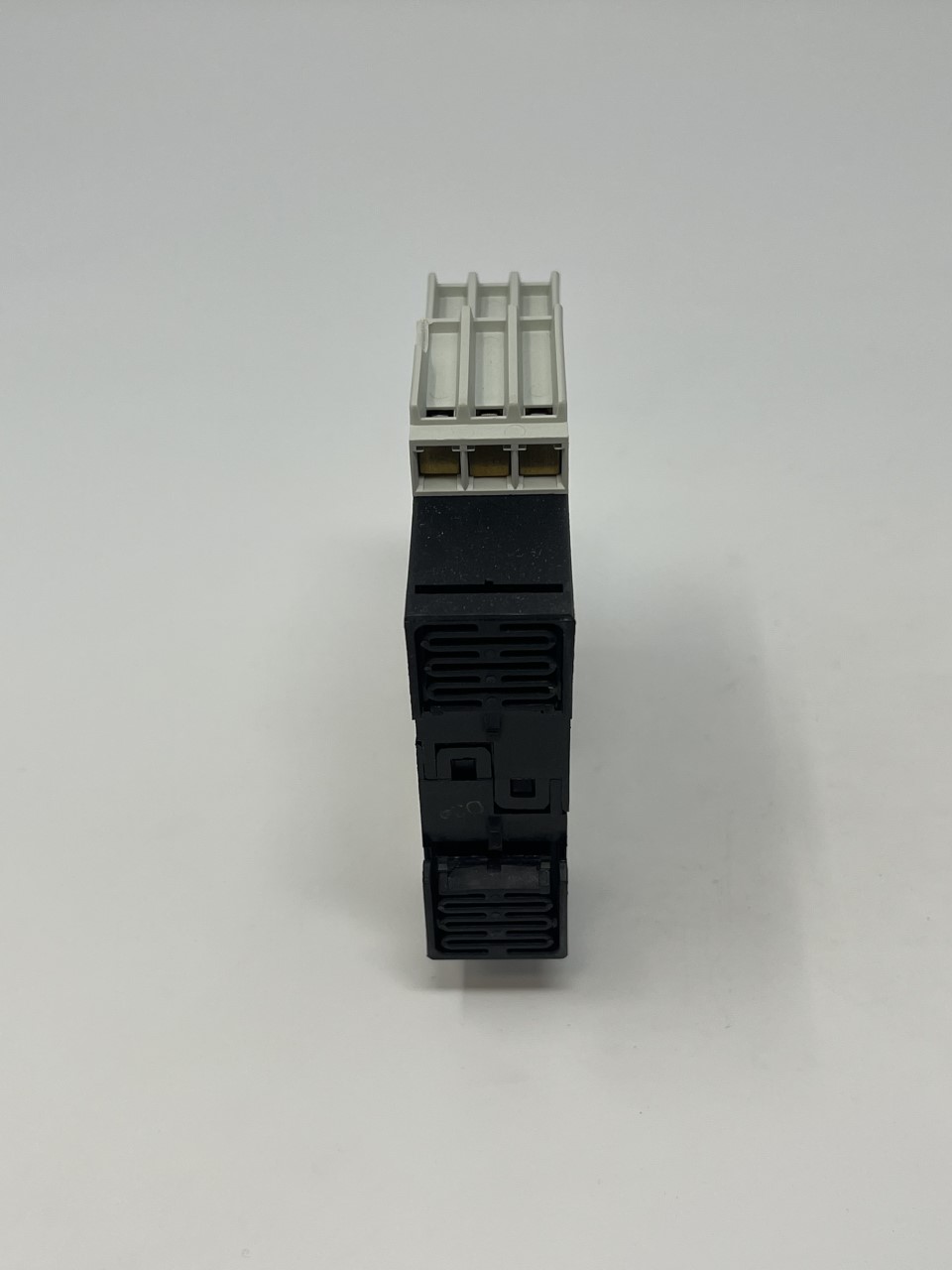 Siemens 3RP1525-2BW30 Relè Orario 24-240V AC/DC 0.05s-100h – Nuovo In Scatola