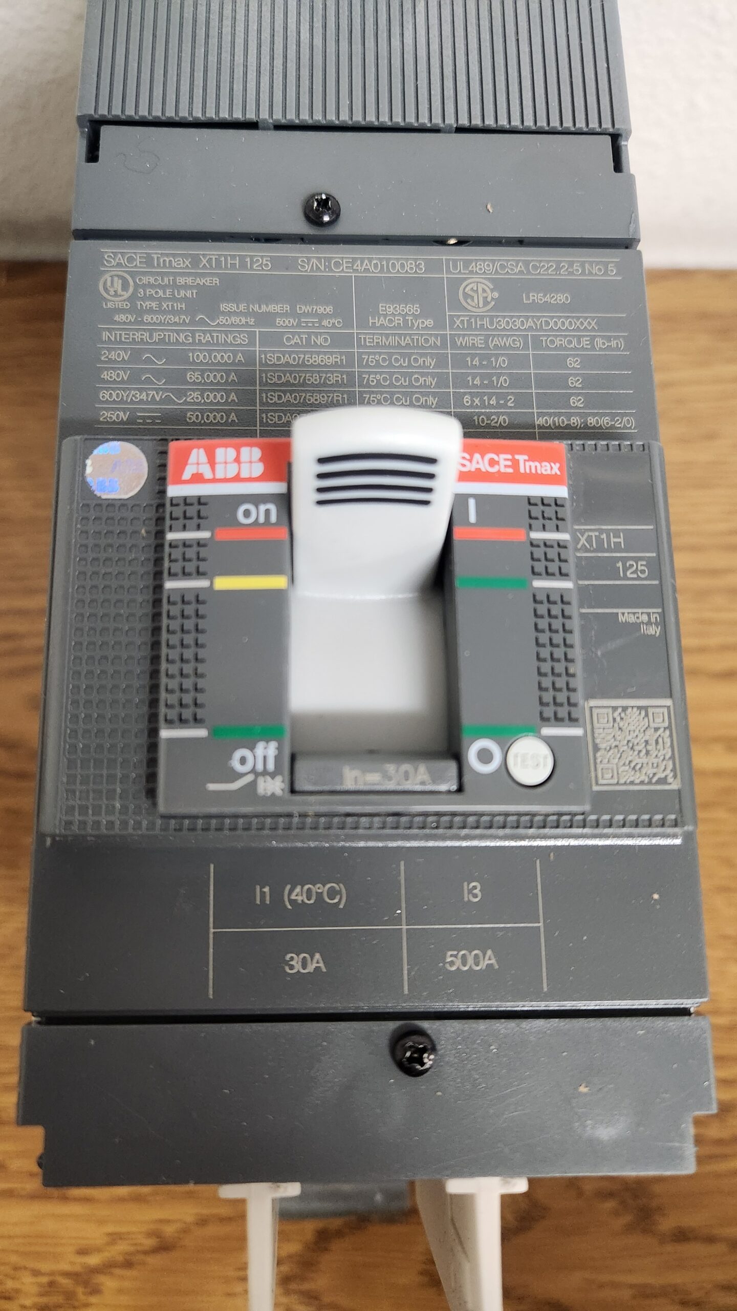 ABB Circuit Breaker XT1HU3045AFF000XXX
