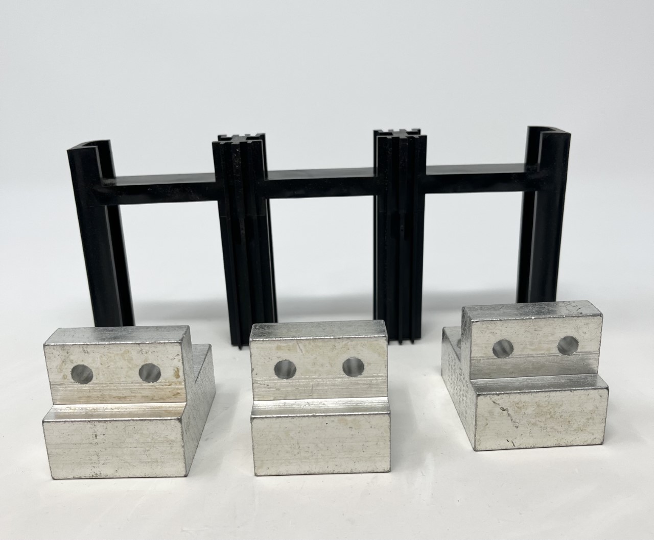 3TA603LDK – EATON / CUTLER HAMMER STYLE # 4223B89G03 TERMINAL LUGS